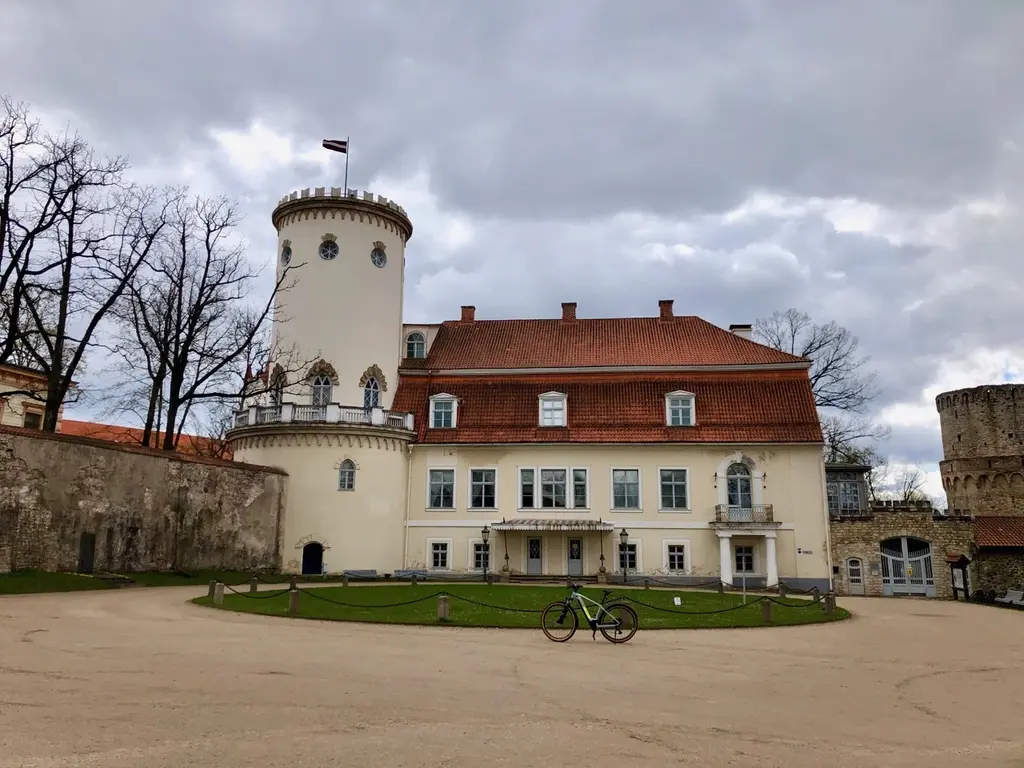 Easy ride E bike Cesis Ligatne castle