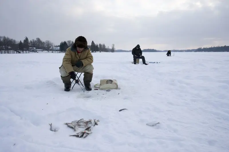 Prangli travel Icefishing Lahemaa winter outdoor jaanus järva