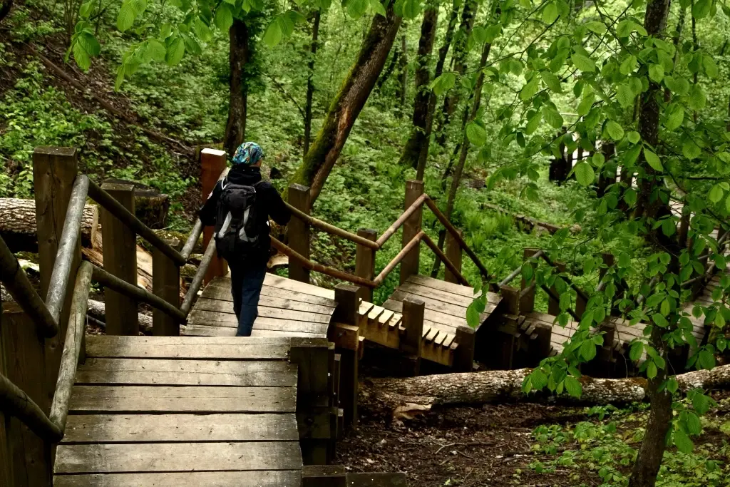 8 day self guided hike stairs