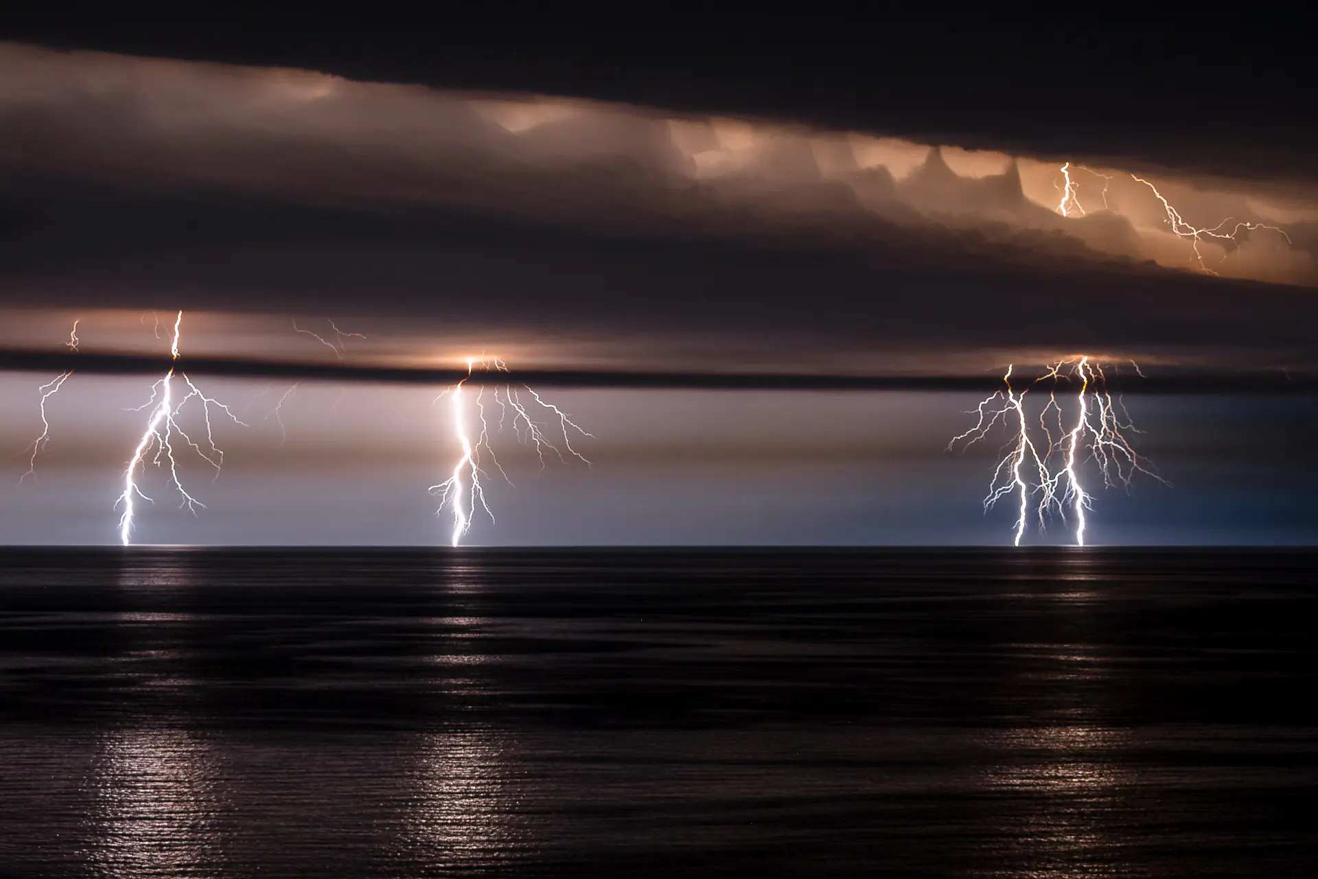 Capture estonia photogpahy lightning